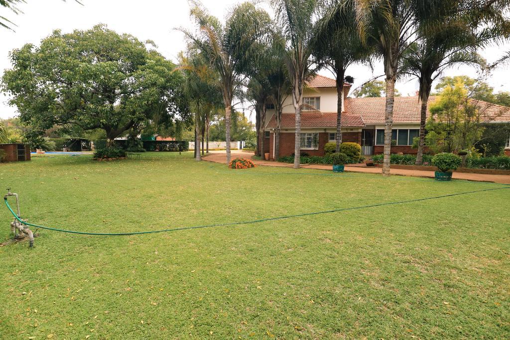 Hillside Manor Hotel Bulawayo Exterior foto